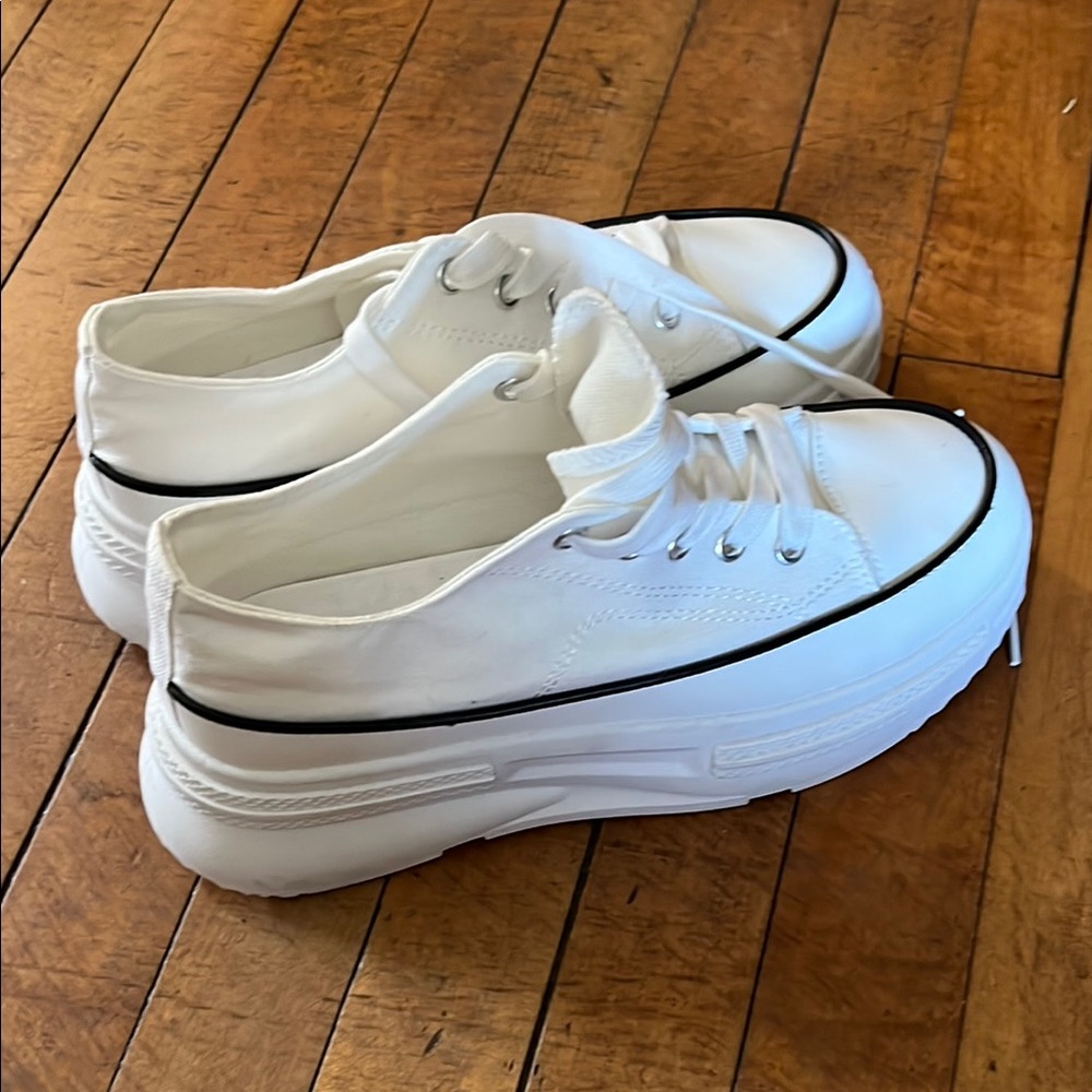 Mata don’t quit, platform sneakers